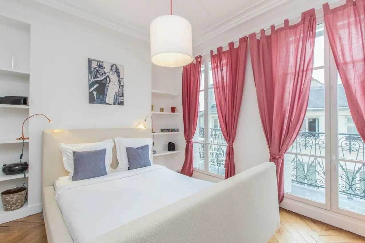 Apartment Charming 2 Bedroom With Balcony In 3rd Arr *