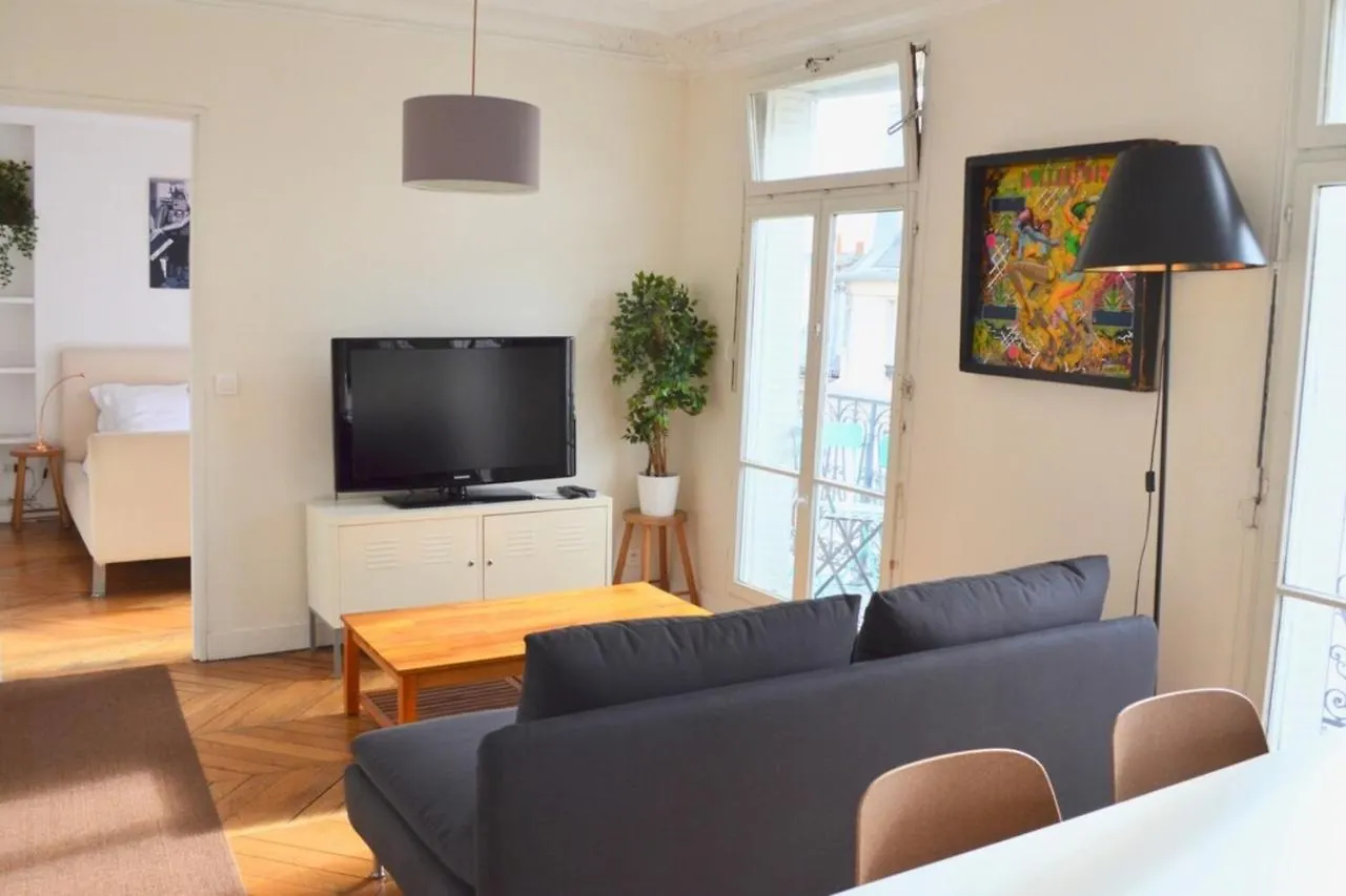 Charming 2 Bedroom With Balcony In 3rd Arr Apartament Paryż