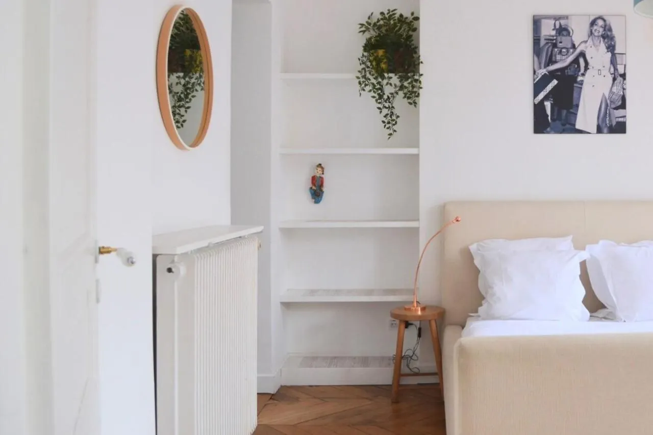 Charming 2 Bedroom With Balcony In 3rd Arr Paryż