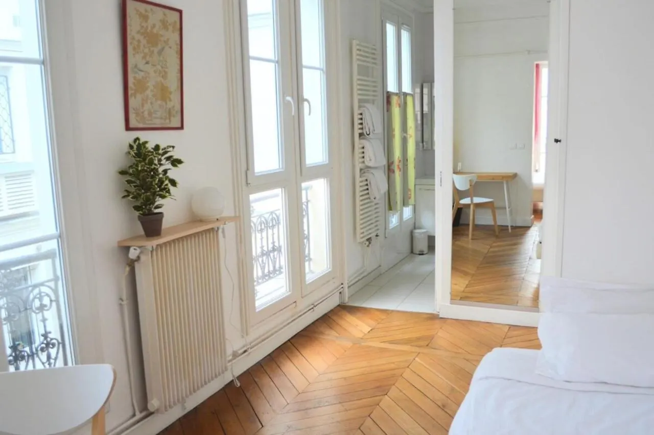 Apartament Charming 2 Bedroom With Balcony In 3rd Arr